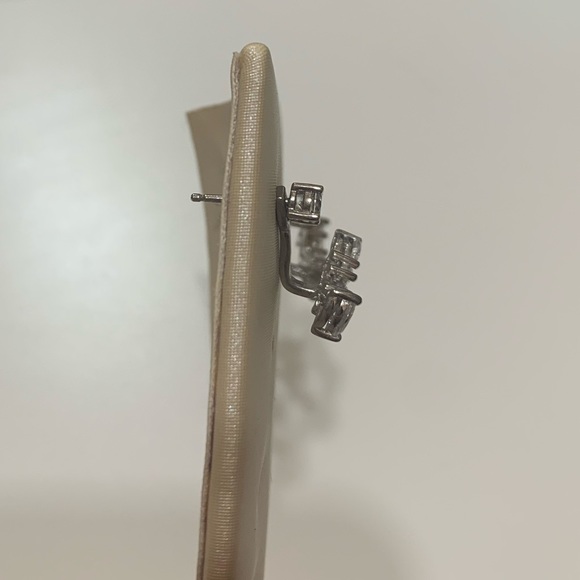 2 in 1 Earrings - Picture 7 of 8